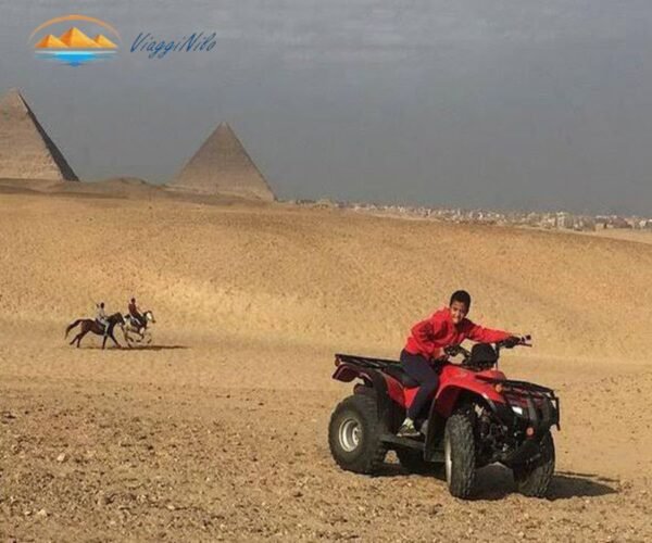 un giorno alle piramidi di Giza Piramidi di Giza Avventura in Quad ViaggiNilo(3)